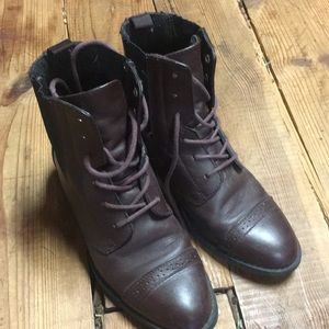 Girls riding boots. Leather upper.